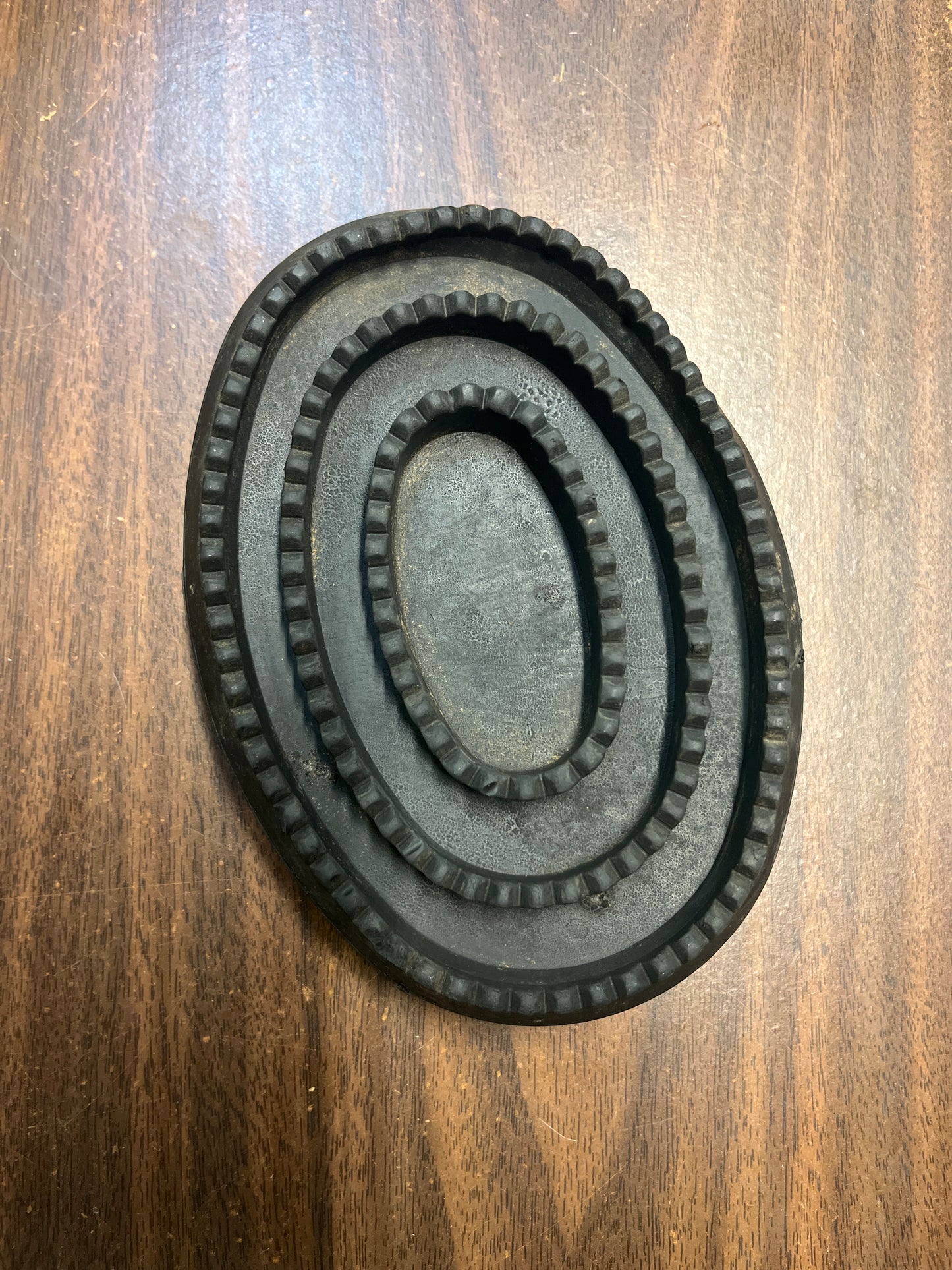 Black curry comb
