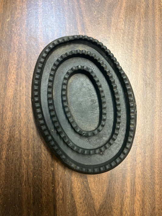 Black curry comb